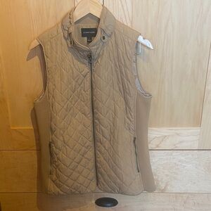 41 Hawthorn Quilted Sleeveless Vest in Tan - Size L